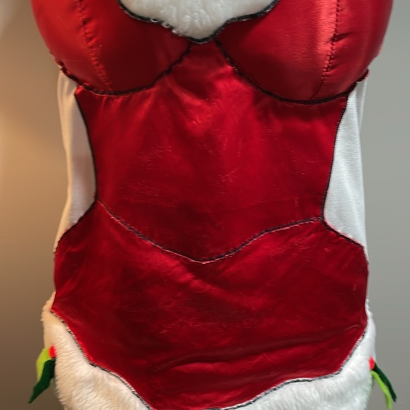 Holiday Apron - Picture 2 of 5